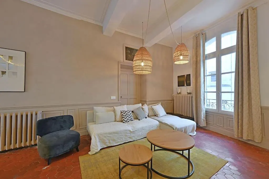 Au Coeur D'Avignon - 2 Mins Du Palais - Terrasse Isolee Apartment