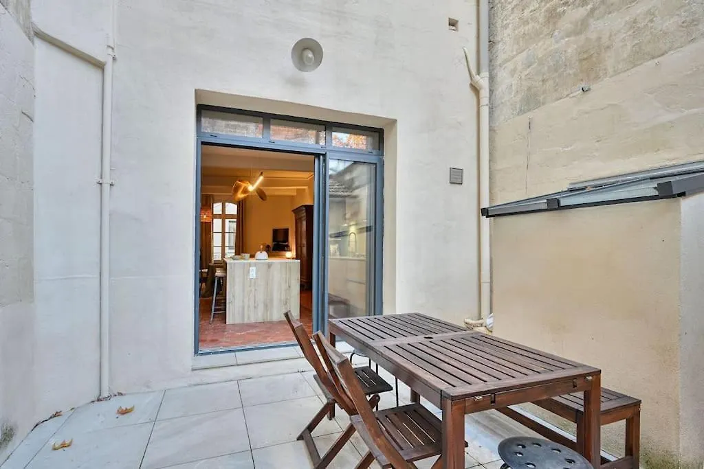 Au Coeur D'Avignon - 2 Mins Du Palais - Terrasse Isolee Apartment 0*, Avignon